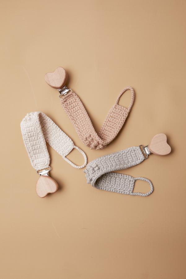 Patti Oslo - Accroche-tétine crocheté en coton bio - beige